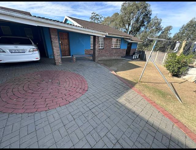 3 BEDROOM HOUSE FOR SALE IN WOODLANDS